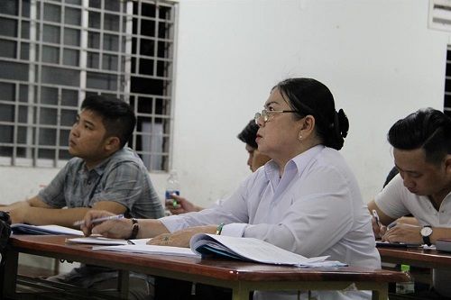 Tân sinh viên U70: Học để giữ lấy ước mơ của đời người