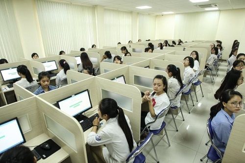 Từ năm 2021, thí sinh làm bài thi THPT quốc gia trên máy tính Từ năm 2021, thí sinh làm bài thi THPT quốc gia trên máy tính