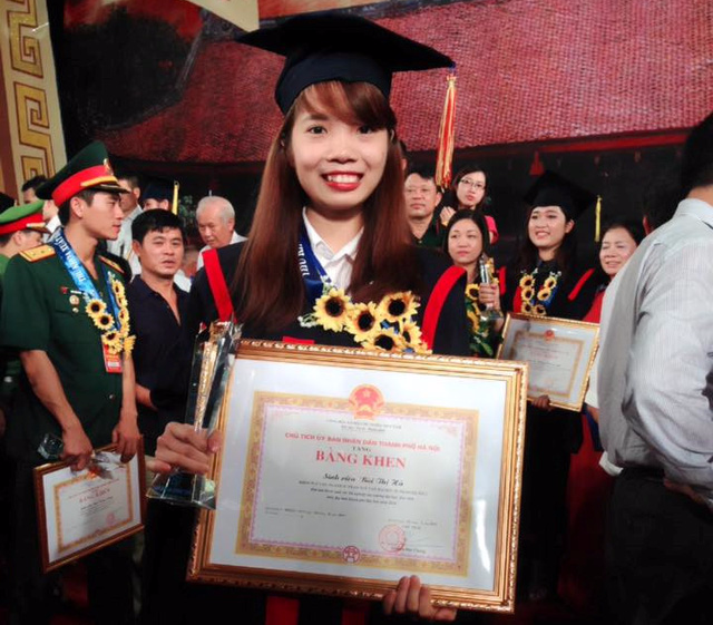 Đằng sau câu chuyện thủ khoa Sư phạm về nhà nuôi lợn 