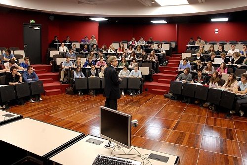 Học bổng Thạc sĩ IESEG về Kế toán, Kiểm toán và Kiểm toán Quốc tế tại Pháp, năm 2018 - Ảnh 1