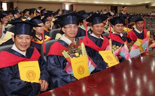 Kinh phí đào tạo tiến sĩ ở trong nước còn quá ít - Ảnh 1