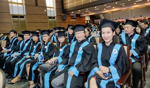 Lý do 28 học viên cao học Trường ĐH Kinh tế TP.HCM lại không được nhận bằng - Ảnh 2