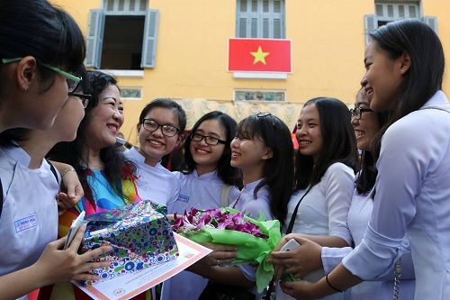 Năm nay, Sở Giáo dục TP.HCM không nhận hoa chúc mừng tại trụ sở cơ quan Năm nay, Sở Giáo dục TP.HCM không nhận hoa chúc mừng tại trụ sở cơ quan