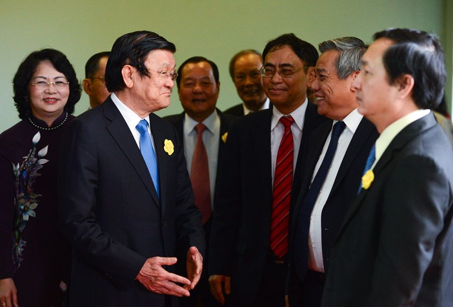 Nguyên Chủ tịch nước về trường Nhân văn dự lễ kỷ niệm 60 năm thành lập Nguyên Chủ tịch nước về trường Nhân văn dự lễ kỷ niệm 60 năm thành lập