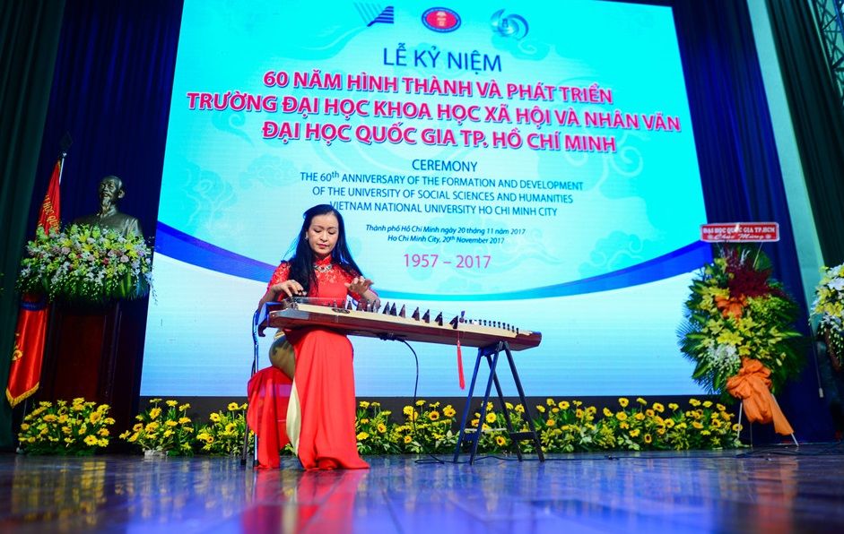 NSƯT Nguyễn Hải Phượng là một trong 60 cựu sinh viên tiêu biểu của trường Nhân văn NSƯT Nguyễn Hải Phượng là một trong 60 cựu sinh viên tiêu biểu của trường Nhân văn