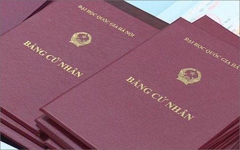 Bộ GD&ĐT giải thích bằng tại chức có giá trị tương đương chính quy