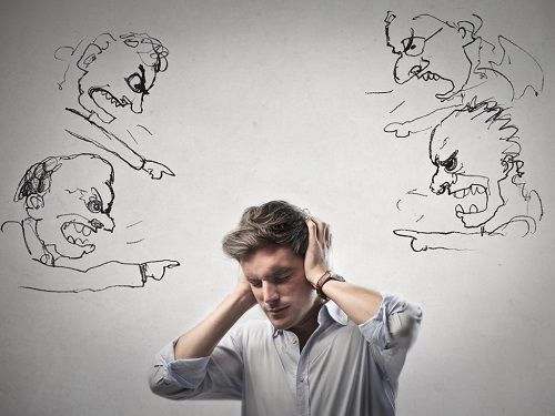 Xoa dịu nỗi sợ bị phán xét