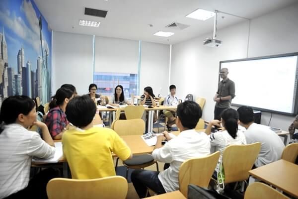 Đột kích trường luyện thi Ielts Scots English Đột kích trường luyện thi Ielts Scots English