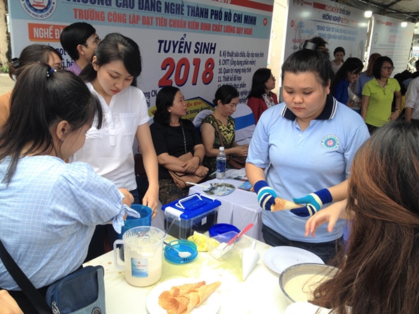"Ngày hội tuyển sinh, hướng nghiệp và giáo dục nghề nghiệp" được nhiều thí sinh và phụ huỵnh quan tâm
