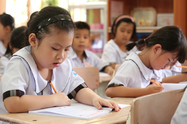 Từ đâu mà có việc học sinh giỏi toàn trường?