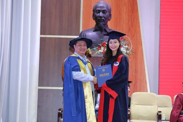 Xét tuyển thẳng cử nhân tài năng và cơ hội du học Úc ngắn hạn trị giá $2500