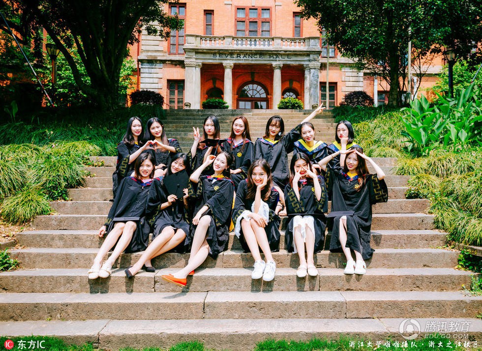 Hình kỷ yếu lớp “thiên đường”, 13 cô gái xinh xắn cao 1m7, IELS 8.0 Hình kỷ yếu lớp “thiên đường”, 13 cô gái xinh xắn cao 1m7, IELS 8.0