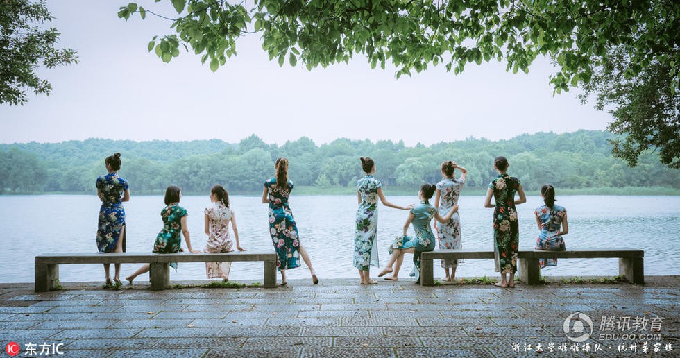 Hình kỷ yếu lớp “thiên đường”, 13 cô gái xinh xắn cao 1m7, IELS 8.0 Hình kỷ yếu lớp “thiên đường”, 13 cô gái xinh xắn cao 1m7, IELS 8.0