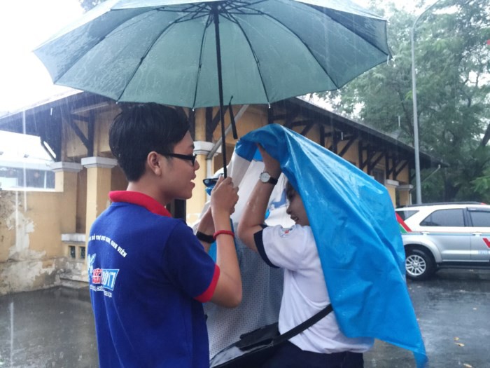 Những người hùng thầm lặng trong kỳ thi THPT Quốc Gia 