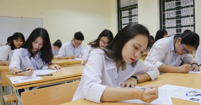 Tổng kết môn Ngữ Văn: "có 4.105 thí sinh bỏ thi môn văn, đình chỉ thí sinh giảm 27% so với năm 2017"