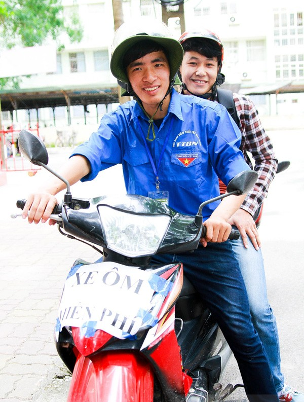 Những người hùng thầm lặng trong kỳ thi THPT Quốc Gia 