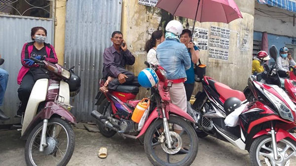 Nỗi lòng bố mẹ có con đi thi Đại học Nỗi lòng bố mẹ có con đi thi Đại học