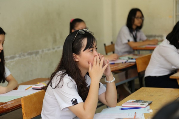 Thí sinh bắt đầu thi môn Ngoại ngữ cho kỳ thi THPT Quốc gia 2018