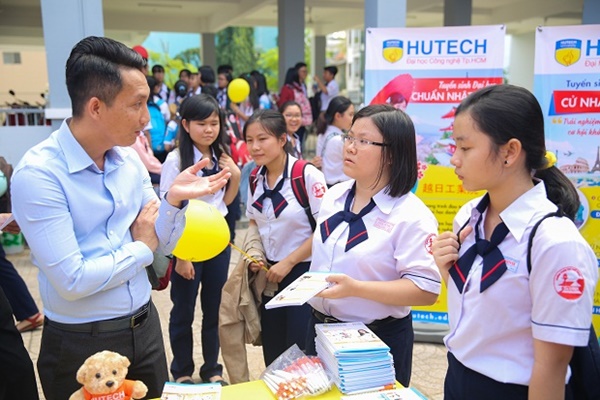 Điều kiện xét tuyển học bạ THPT Công nghệ TP HCM năm 2018 Điều kiện xét tuyển học bạ THPT Công nghệ TP HCM năm 2018