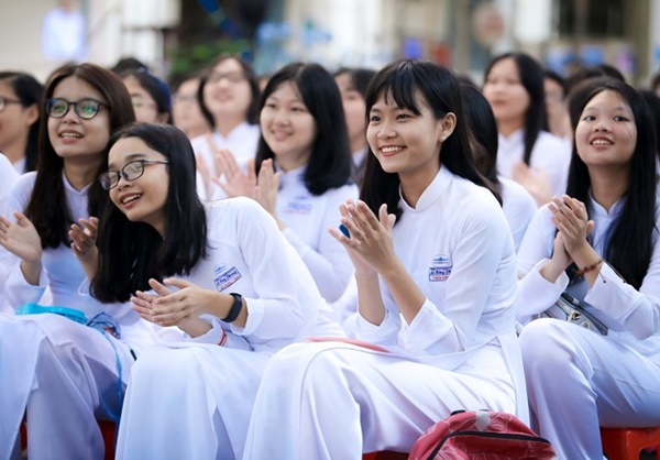 Gần 1.000 thí sinh được tuyển thẳng vào Đại học Quốc gia TP.HCM trong kỳ tuyển sinh đại học 2018 Gần 1.000 thí sinh được tuyển thẳng vào Đại học Quốc gia TP.HCM trong kỳ tuyển sinh đại học 2018