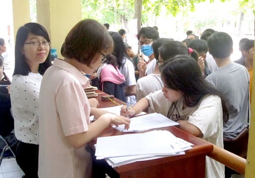 Gần một nửa thí sinh điều chỉnh nguyện vọng xét tuyển đại học năm 2018 Gần một nửa thí sinh điều chỉnh nguyện vọng xét tuyển đại học năm 2018