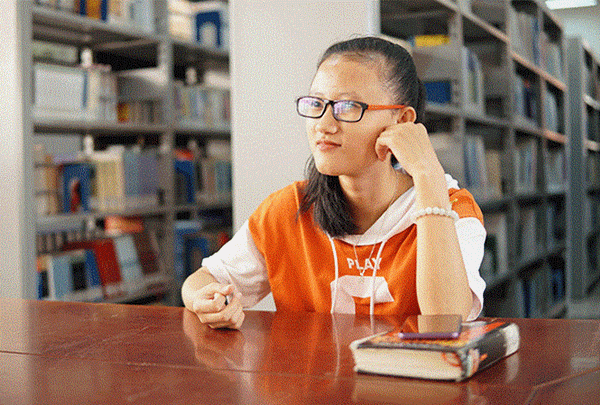 Nữ sinh “nhút nhát không dám giao tiếp” đạt điểm cao ngành Kinh tế Luật - Ảnh 1