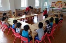 3 giáo viên mầm non để trẻ đánh hội đồng bạn bị chấm dứt hợp đồng