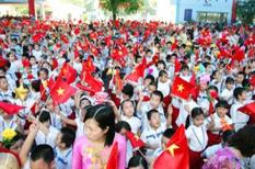 Hà Nội: Chật vật sĩ số lớp 1 với 60 học sinh/lớp