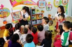 Lương thấp, số trẻ đông: Nỗi lo của những giáo viên mầm non tương lai