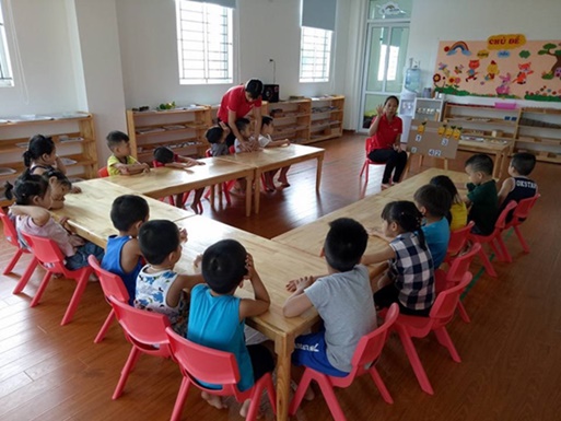 3 giáo viên mầm non để trẻ đánh hội đồng bạn bị chấm dứt hợp đồng