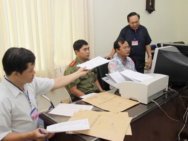 Lãnh đạo tỉnh Hòa Bình nói gì trong khâu gian lận chấm bài thi? - Ảnh 2