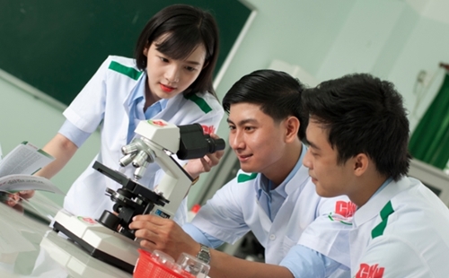 Học Cao đẳng: Chọn đúng ngành, học đúng hướng - không lo thất nghiệp