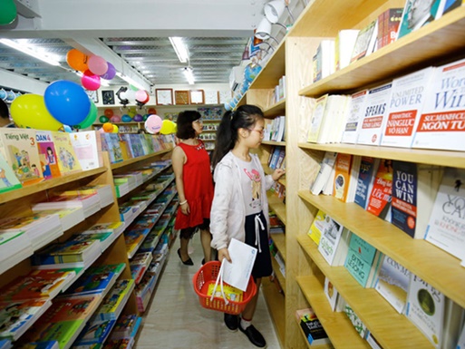 Làm sao để xóa độc quyền sách giáo khoa từ Bộ?