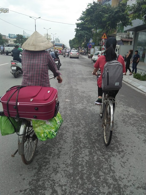 Những hình ảnh xúc động khi đưa con lên thành phố nhập học