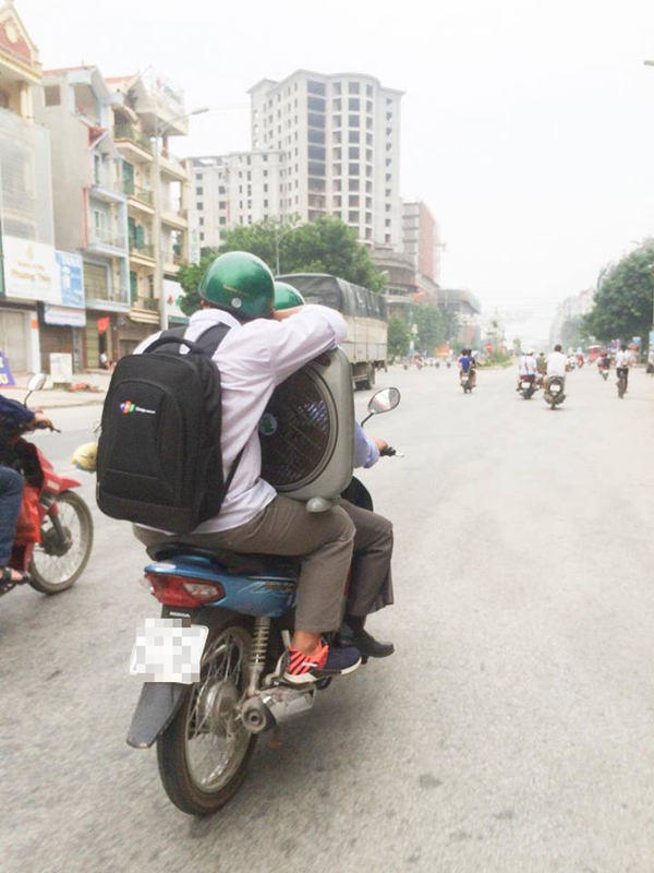 Những hình ảnh xúc động khi đưa con lên thành phố nhập học Những hình ảnh xúc động khi đưa con lên thành phố nhập học