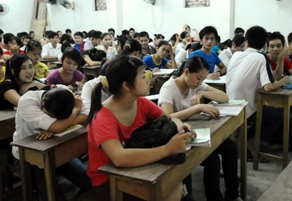 Quảng Nam yêu cầu cán bộ, giáo viên cam kết không dạy thêm trái quy định Quảng Nam yêu cầu cán bộ, giáo viên cam kết không dạy thêm trái quy định