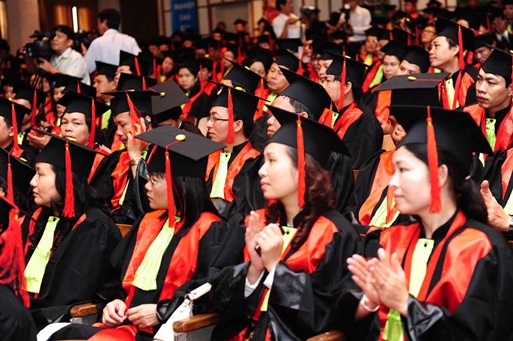 Siết chặt đầu ra từ các trường đại học có thể khắc phục gian lận điểm thi?