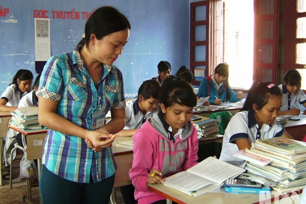 Kiểm tra biên chế và bổ sung giáo viên ở các tỉnh vùng sâu, vùng khó khăn - Ảnh 1