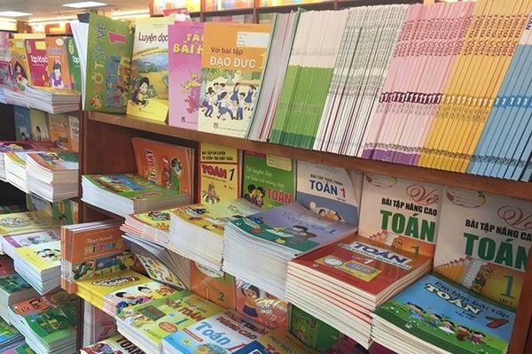 SGK bị lãng phí!? Chúng ta xài sang hay đang bị kiếm tiền một cách bất nhân SGK bị lãng phí!? Chúng ta xài sang hay đang bị kiếm tiền một cách bất nhân