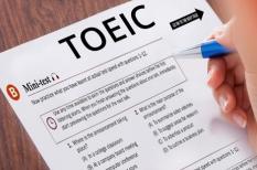 Người mới bắt đầu nên tự học TOEIC tại nhà hay đến trung tâm ôn luyện?