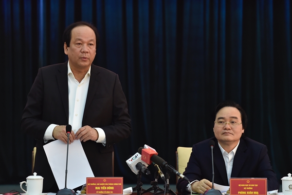 Bằng cấp không có giá trị nhưng  vẫn phải học kiến thức hàn lâm, nặng nề