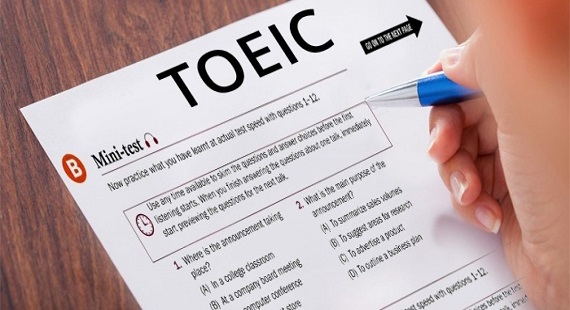 Người mới bắt đầu nên tự học TOEIC tại nhà hay đến trung tâm ôn luyện?