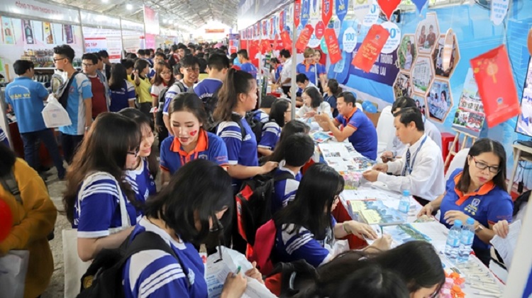 Sôi động trong ngày hội tuyển sinh 2019 Sôi động trong ngày hội tuyển sinh 2019