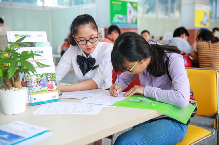 ĐH HUTECH nhận đăng ký xét tuyển học bạ từ 2/5 cho 40 ngành đào tạo