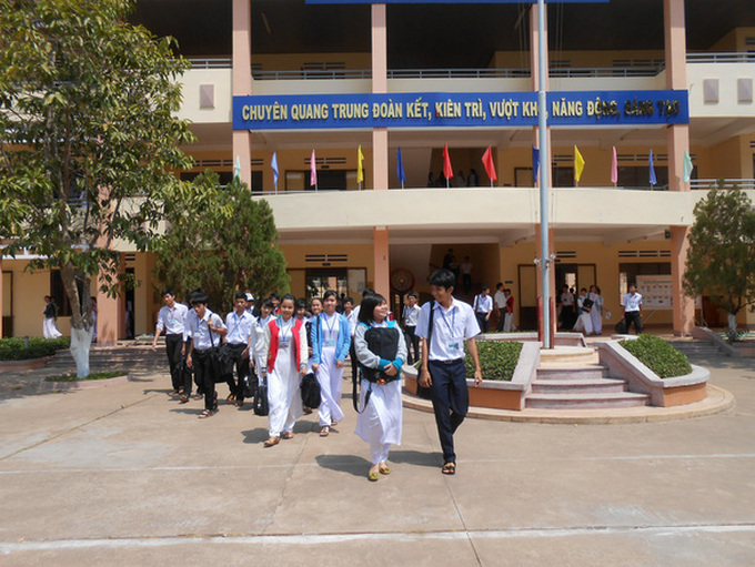 Tuyển sinh lớp 10 Bình Phước: Hơn 2000 học sinh không đăng ký thi - Ảnh 1