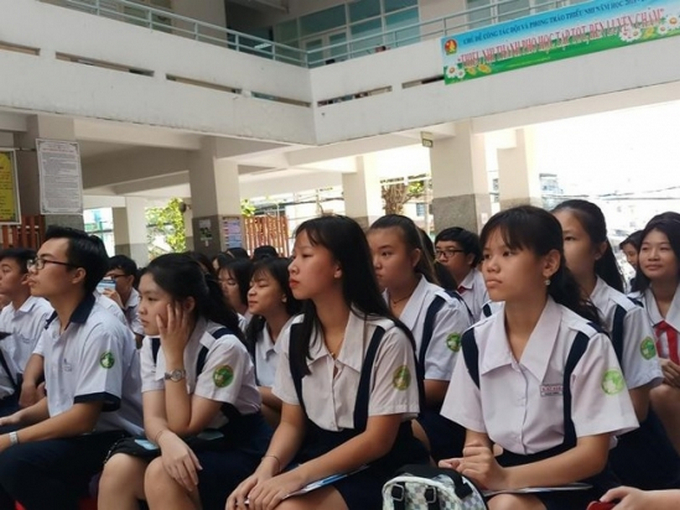 Tuyển sinh lớp 10 Hà Nội: Áp lực thi vào THPT của học sinh - Ảnh 1