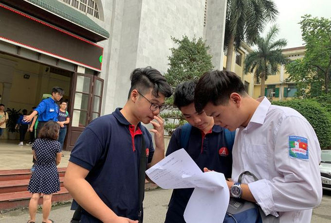 Đề thi lớp 10 môn Toán của trường THPT chuyên Sư phạm Hà Nội