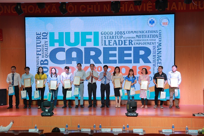 Cam kết việc làm khi học hệ cao đẳng tại trường ĐH Công nghiệp Thực phẩm TP.Hồ Chí Minh