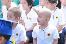 Lễ khai giảng của các bệnh nhi tại Bệnh viện Ung bướu TP.HCM