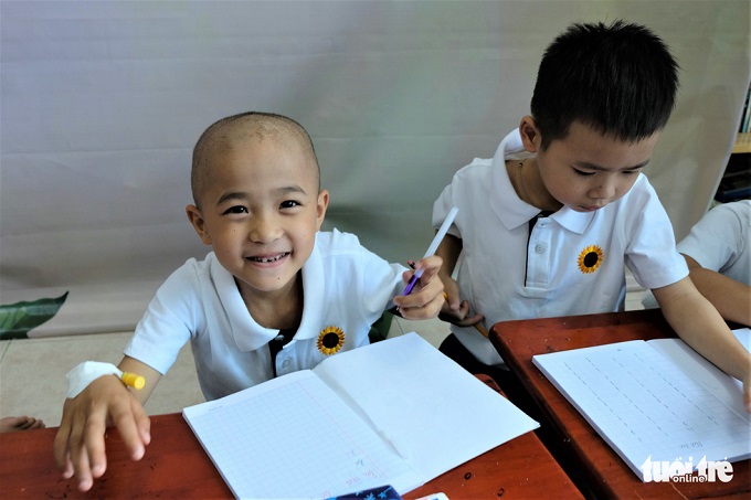 Lễ khai giảng của các bệnh nhi tại Bệnh viện Ung bướu TP.HCM - Ảnh 5